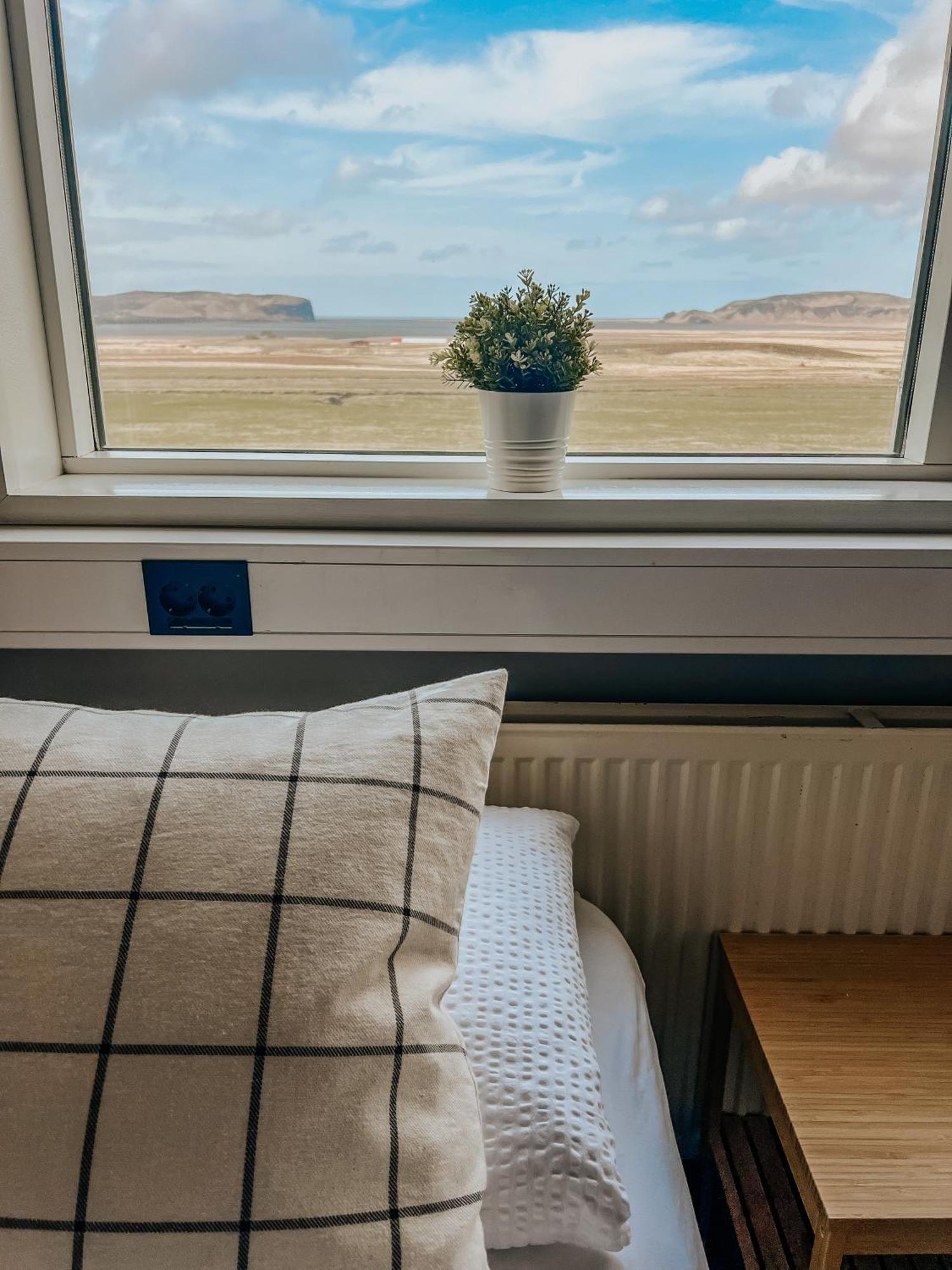 Guesthouse Reynir Вик Экстерьер фото