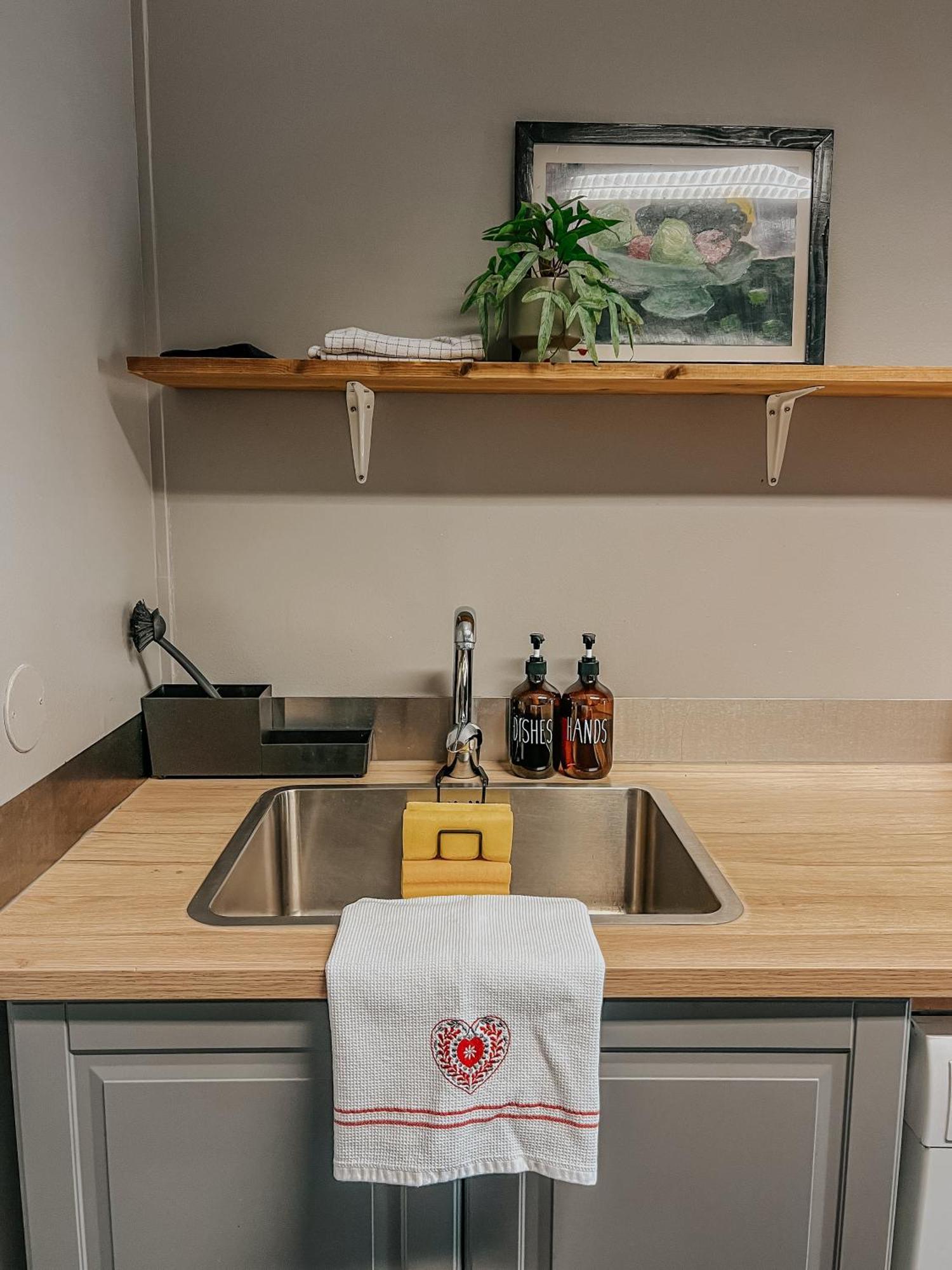 Guesthouse Reynir Вик Экстерьер фото